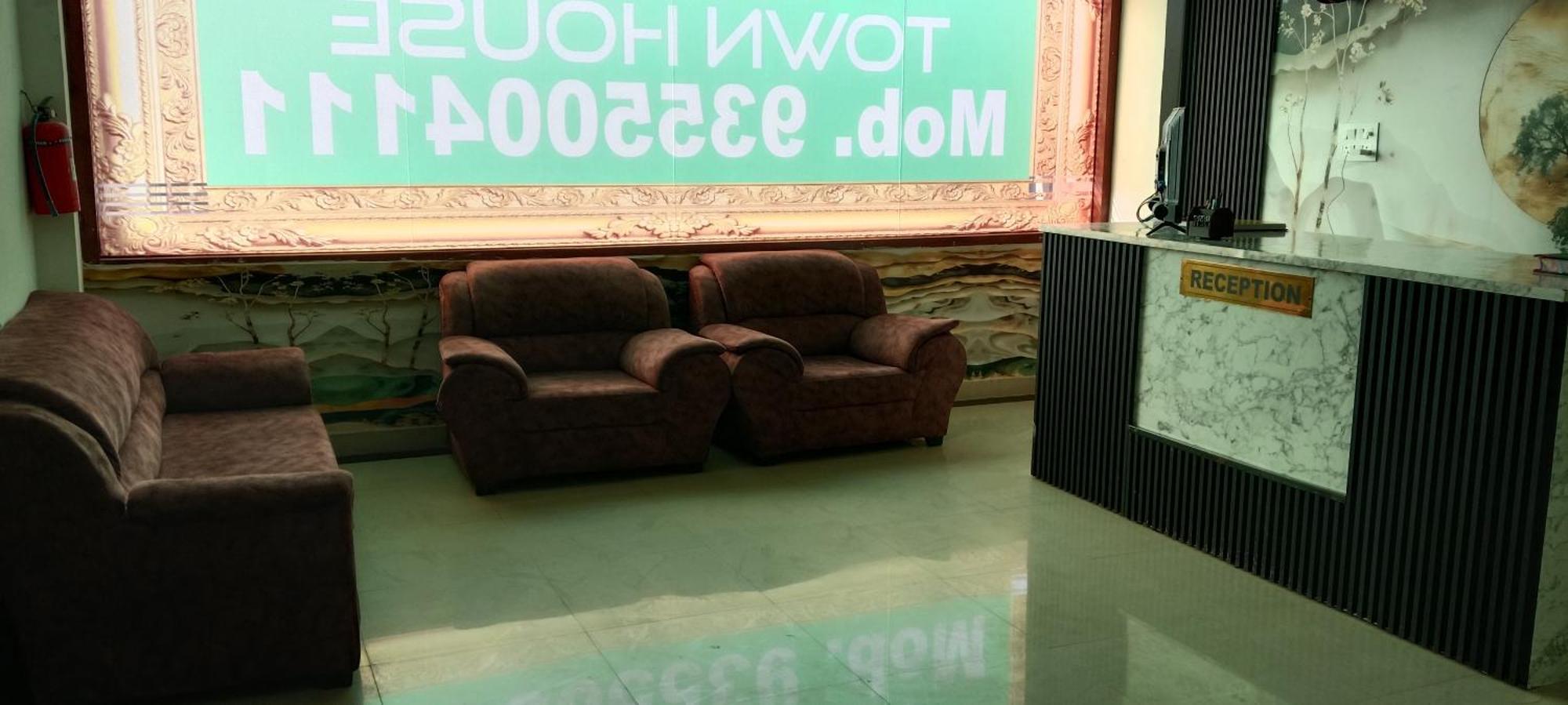 Hotel Blue Heaven Oyotownhouse Газиабад Экстерьер фото